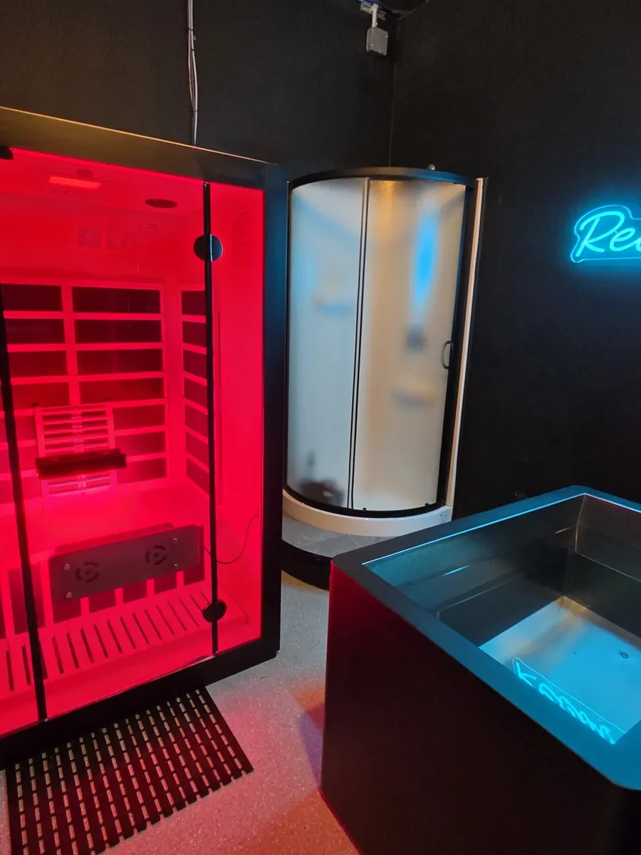 Recovery room with infrared sauna and cold plunge at Robinson
