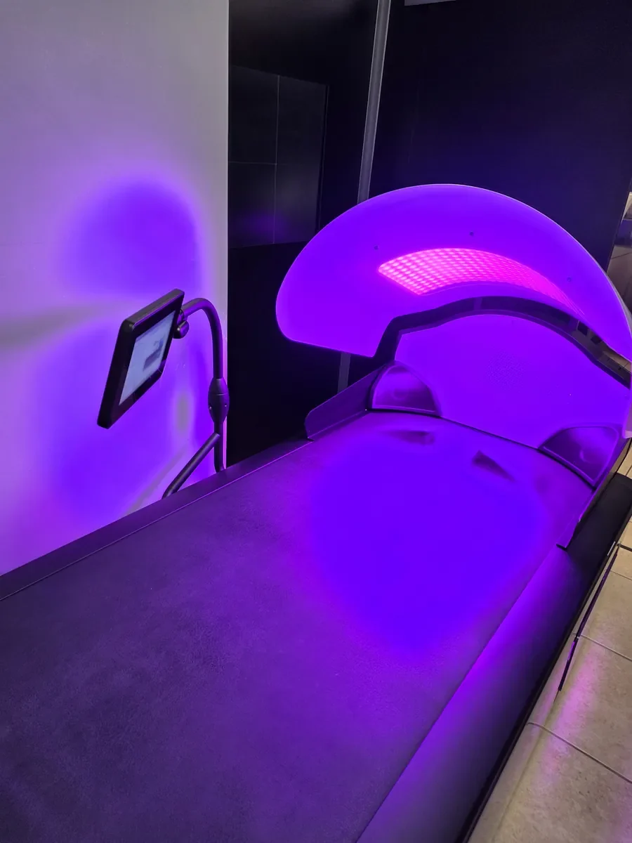 Red light therapy bed at Sunsational Tan McMurray