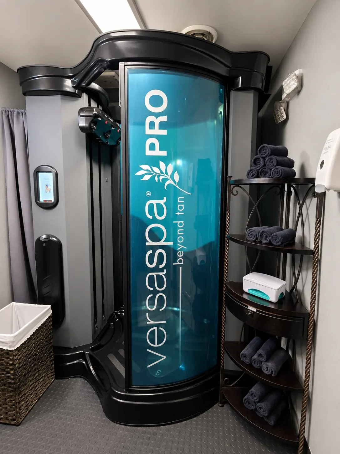 VersaSpa Pro sunless spray tanning booth at Sunsational Tan