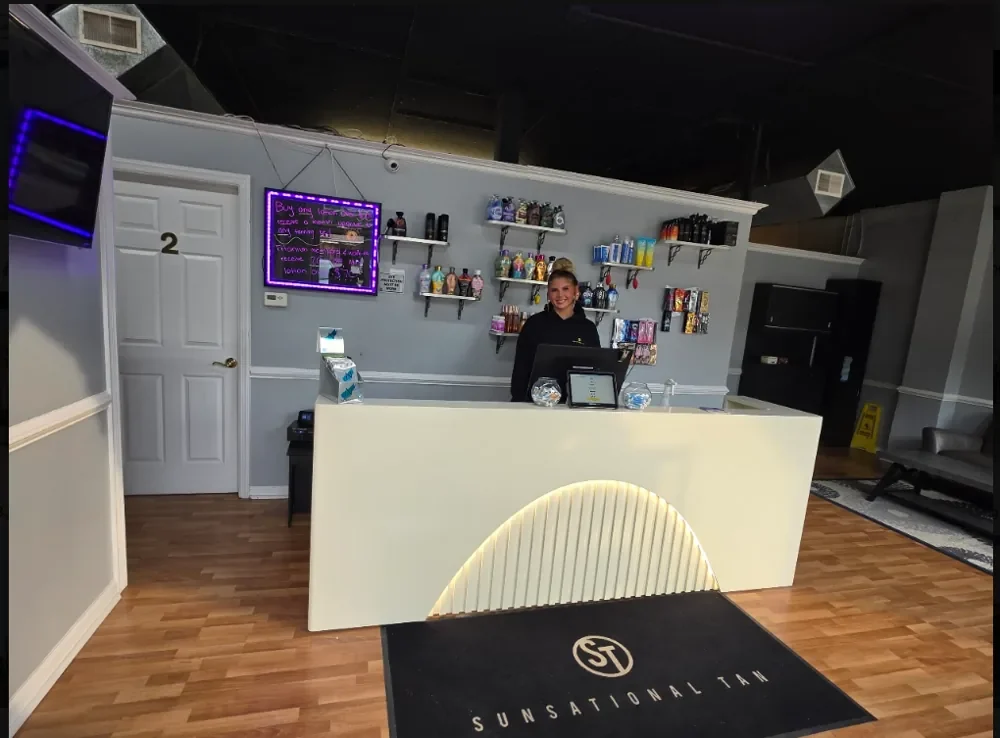 Front desk and lotion bar at Sunsational Tan Canonsburg